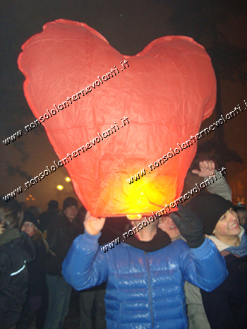 Lanterna volante cuore rosso